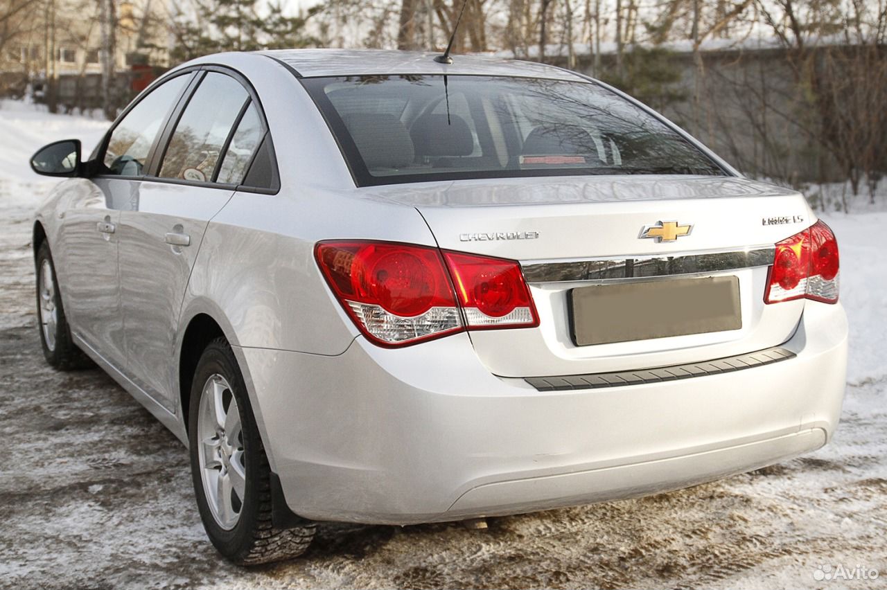 Пластиковая накладка на бампер Chevrolet Cruze