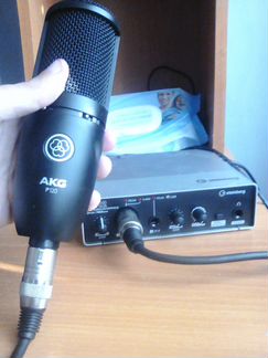 Продаю студийный микрофон AKG p120