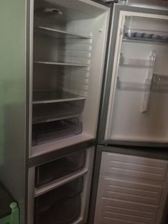 Продам на запчасти холодильник Haier