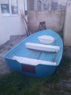 Стеклопластиковая лодка, вёсельная, моторная