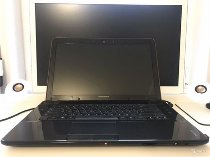 Ноутбук Lenovo y560 i3