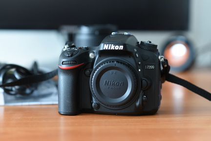 Nikon D7200 + объектив 35mm f/1.8G+флеш-карта 64гб
