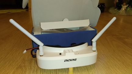 Продаю Fpv очки Eachine EV-100