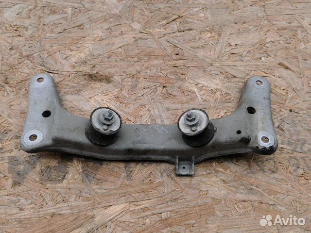 Кронштейн кпп Bmw 3-Series E91 N52B25 2008