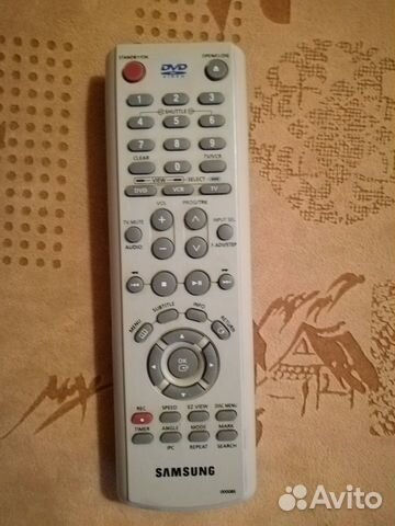 Пульт для видеомагнитофона с двд плеером Samsumg