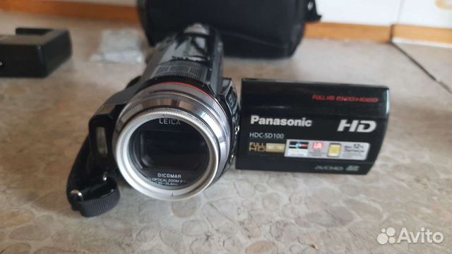 Цифровая видеокамера Panasonic HDC-SD100