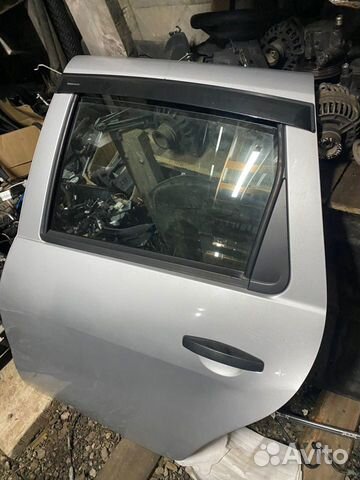 Задняя левая дверь Рено Дастер