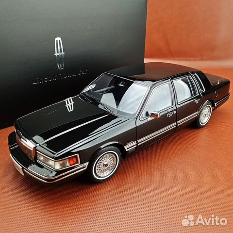 1991-1992 Lincoln Town Car 2 (FN36) 1/18