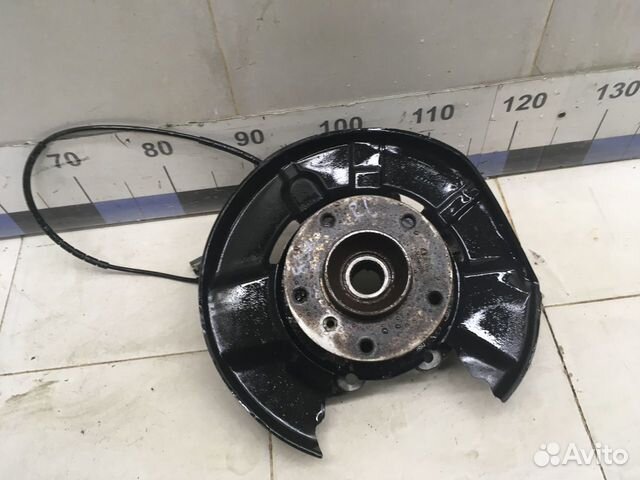 Кулак поворотный задний левый 1-серия E87/E81 2004