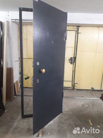 Дверь входная металлическая бу