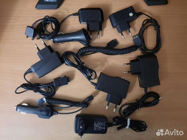 Чехлы и зарядные устройства, кабели