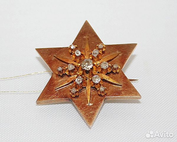 Золотая брошь с бриллиантами Золотая брошь с бриллиантами