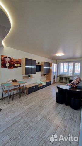 

2-к. квартира, 55 м², 4/10 эт.