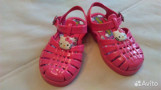 Сандалии и аквашузы hello kitty Сандалии и аквашузы hello kitty