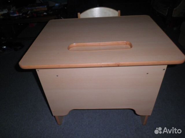 Продаю стол для занятий / школьную парту Продаю стол для занятий / школьную парту