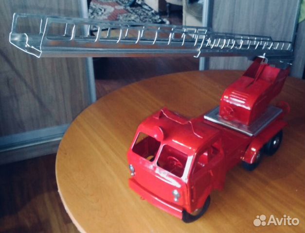 Пожарная машина сим, игрушка пожарный автомобиль Пожарная машина сим, игрушка пожарный автомобиль