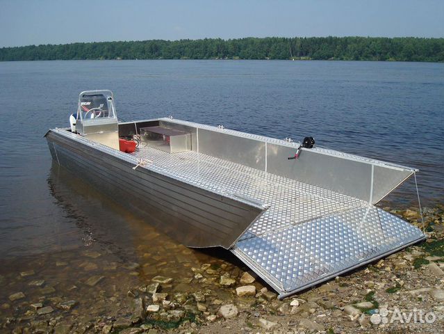 Лодка аллюминиевая c аппарелью грузовая