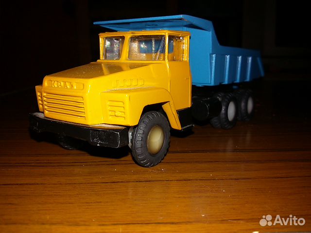 Игрушка краз 251