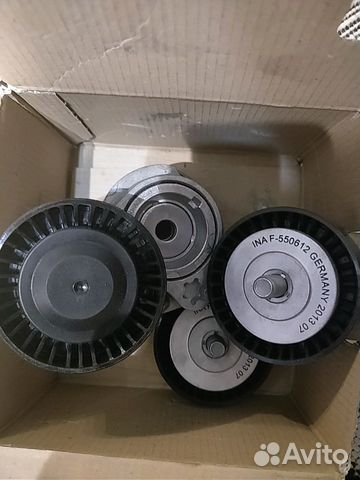 Натяжной ролик для BMW X5 N62 +2 обводных ролика Натяжной ролик для BMW X5 N62 +2 обводных ролика