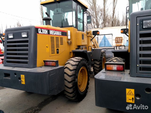 Фронтальный погрузчик Megamax GL 300H