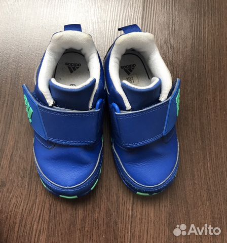Кроссовки детские adidas Кроссовки детские adidas