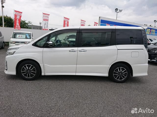 Toyota Voxy 2.0 CVT, 2015, 72 000 км