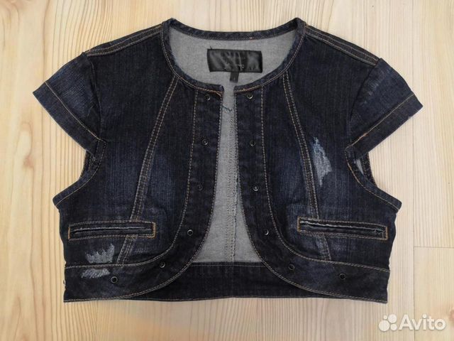 Мега стильная укороченная джинсовая жилетка Мега стильная укороченная джинсовая жилетка