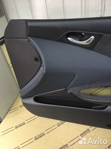 Nissan Primera P12 обшивка двери правой новая Nissan Primera P12 обшивка двери правой новая