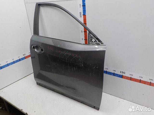 Дверь передняя правая на Nissan X-Trail (T32) Дверь передняя правая на Nissan X-Trail (T32)