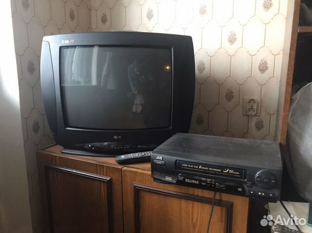 Видеомагнитофон JVC