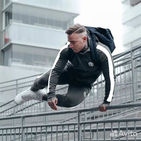 Спортивный костюм Спортивный костюм
