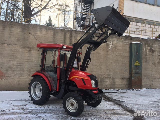Трактор Dongfeng DF-244С с кабиной Трактор Dongfeng DF-244С с кабиной