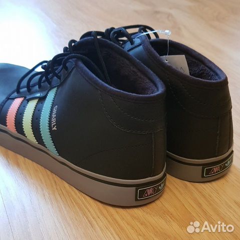 Кроссовки Adidas Seeley Mid Кроссовки Adidas Seeley Mid