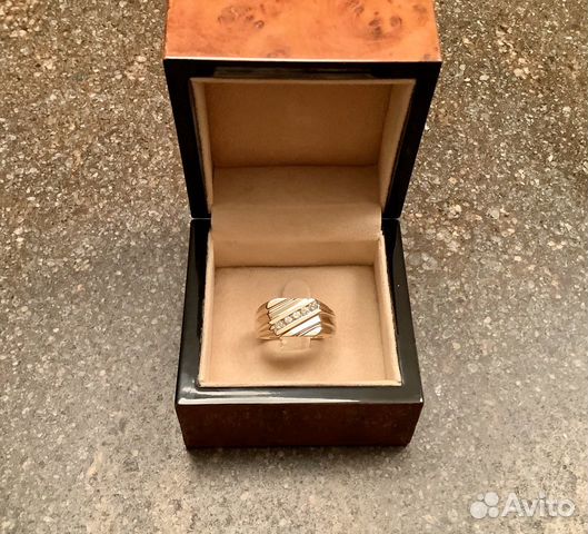 Печатка мужская золотая с бриллиантами