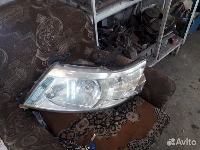 Фара Ниссан сирена передняя левая