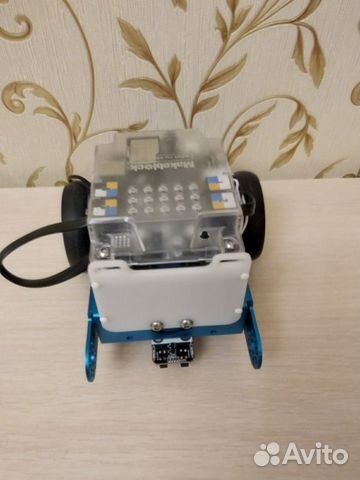 MBot - программируемый робот + дисплей 16x8 mBot MBot - программируемый робот + дисплей 16x8 mBot