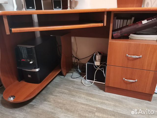 Компьютерный стол