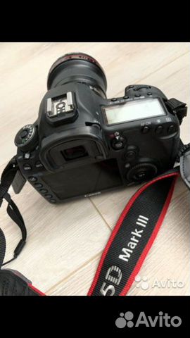 Зеркальный фотоаппарат Зеркальный фотоаппарат