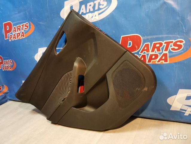 Обшивка двери задняя левая Ford Focus 3 CB8 2011 Обшивка двери задняя левая Ford Focus 3 CB8 2011