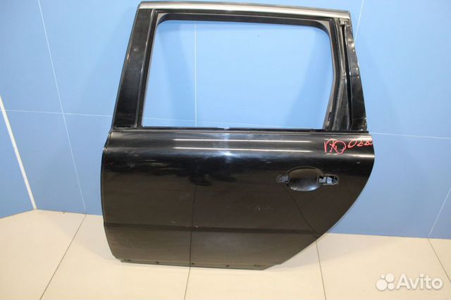 Дверь левая задняя Volvo V70 Дверь левая задняя Volvo V70