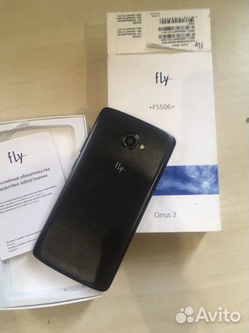Телефон Fly