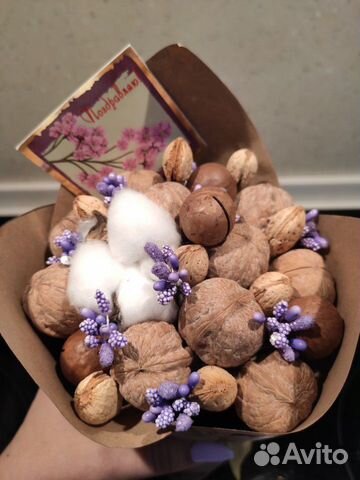 Букет из орехов и сухофруктов Букет из орехов и сухофруктов