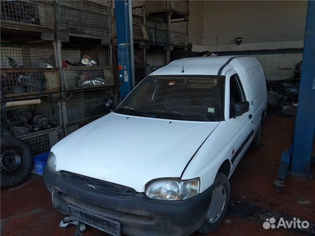 Разбор на запчасти Ford Escort