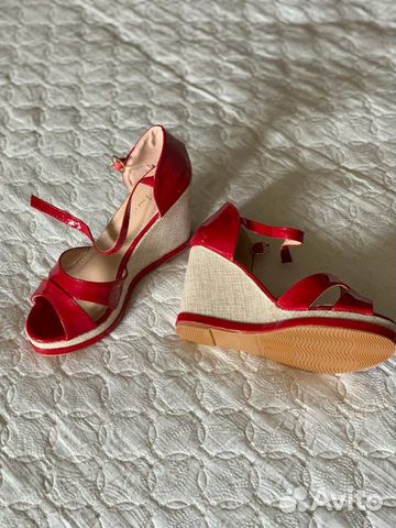 Красные лаковые босоножки 39 размер Красные лаковые босоножки 39 размер