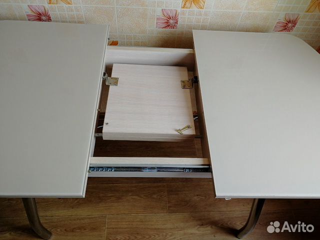 Стол кухонный обеденный стеклянный раздвижной