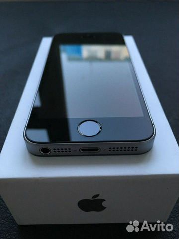 Телефон iPhone SE 32gb Телефон iPhone SE 32gb
