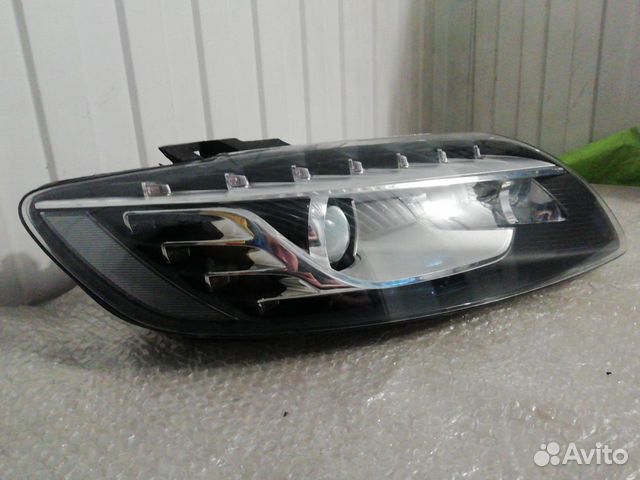 Фара ксенон с дхо передняя правая Audi Q7 1