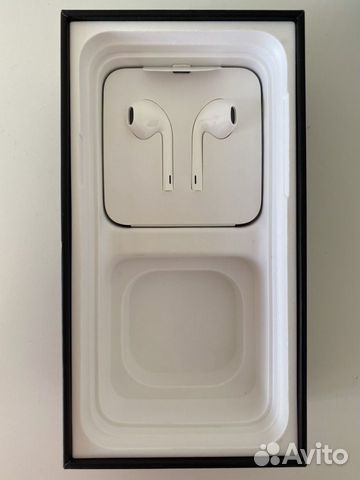 Новые наушники Apple EarPods Lightning Новые наушники Apple EarPods Lightning