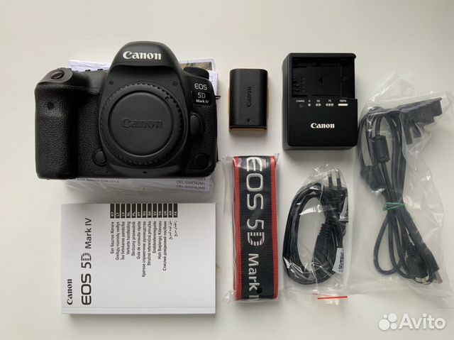 Canon EOS 5D Mark IV полный комплект с коробкой