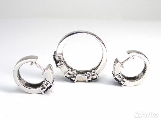 Золотой комплект 750 пр с сапфирами и бриллиантами Золотой комплект 750 пр с сапфирами и бриллиантами